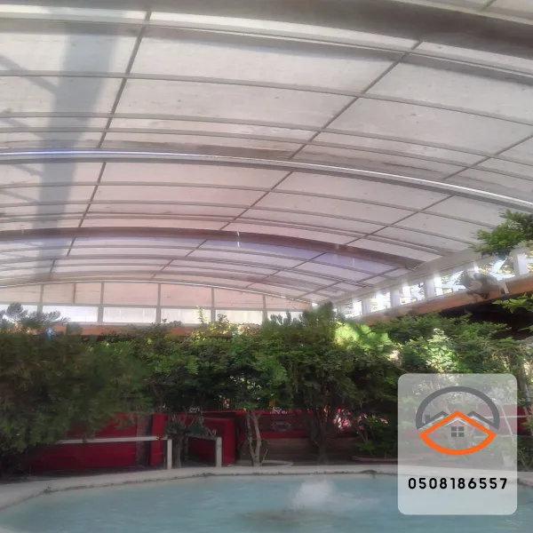 مظلات مسابح