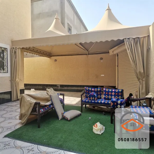 مظلات هرمية